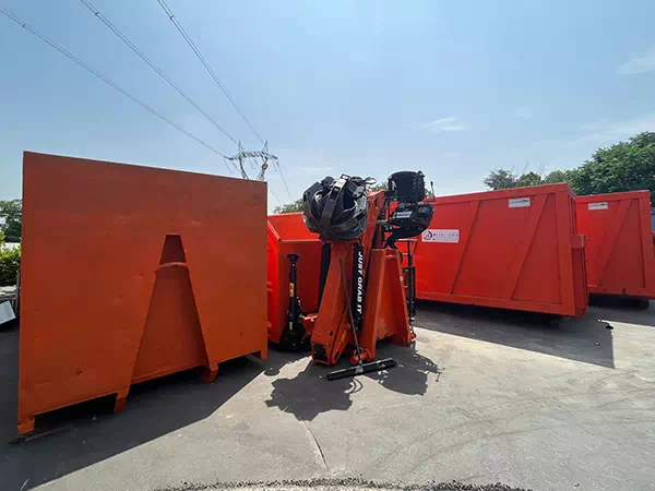 Attrezzature e contenitori per la gestione dei rifiuti a Parma