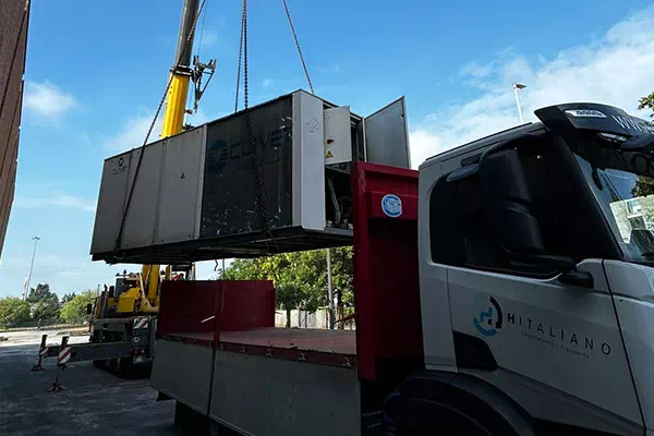 Camion-per-il-trasporto-di-rifiuti-ingombranti Camion per il trasporto di rifiuti ingombranti a Piacenza